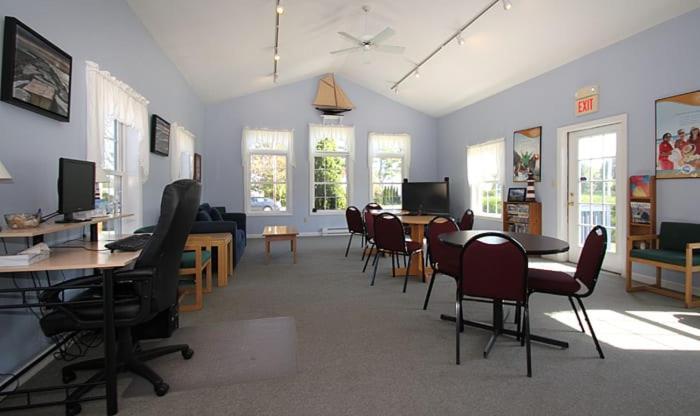 Nautical Mile Resort Wells Exteriör bild