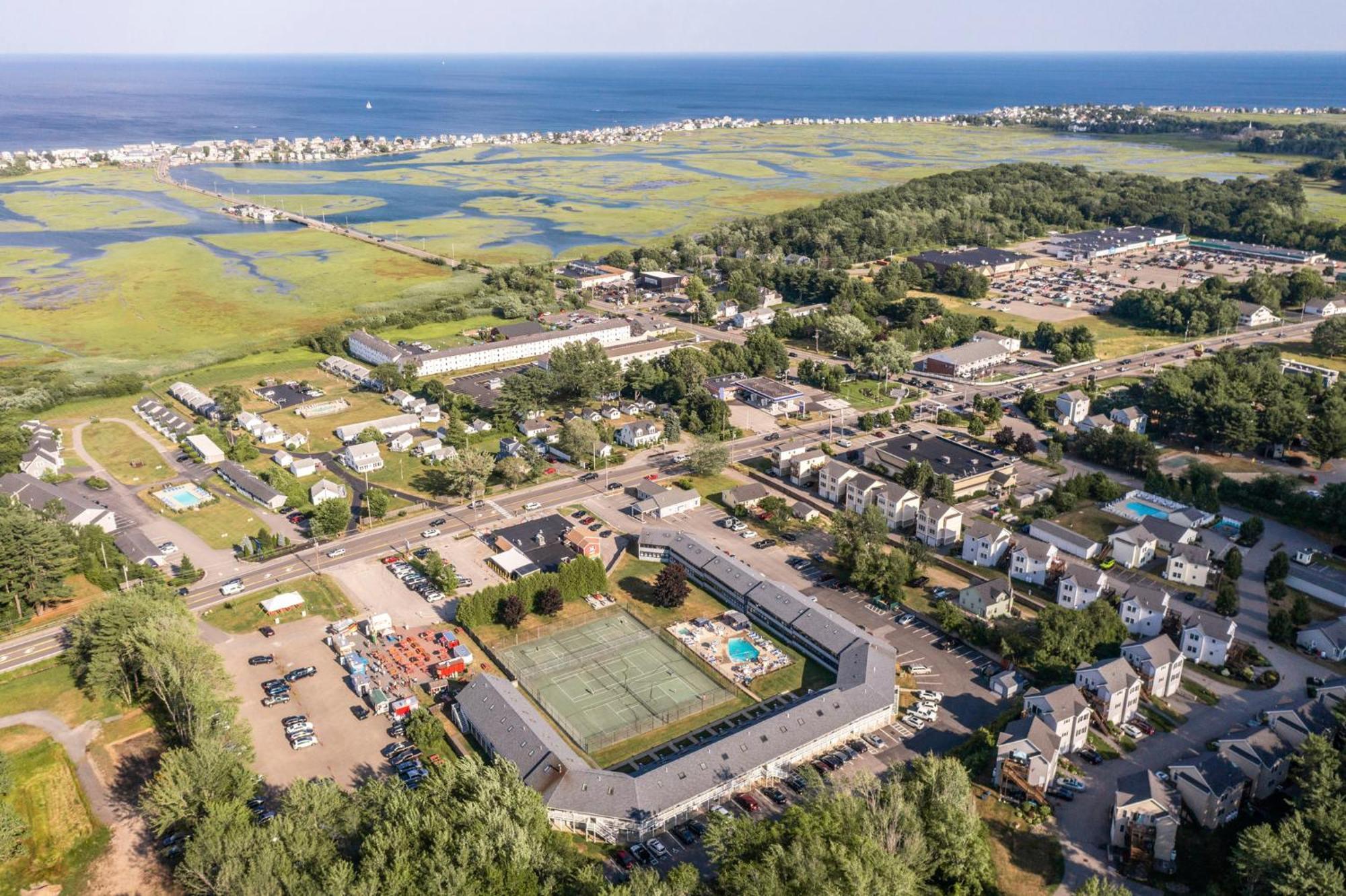 Nautical Mile Resort Wells Exteriör bild